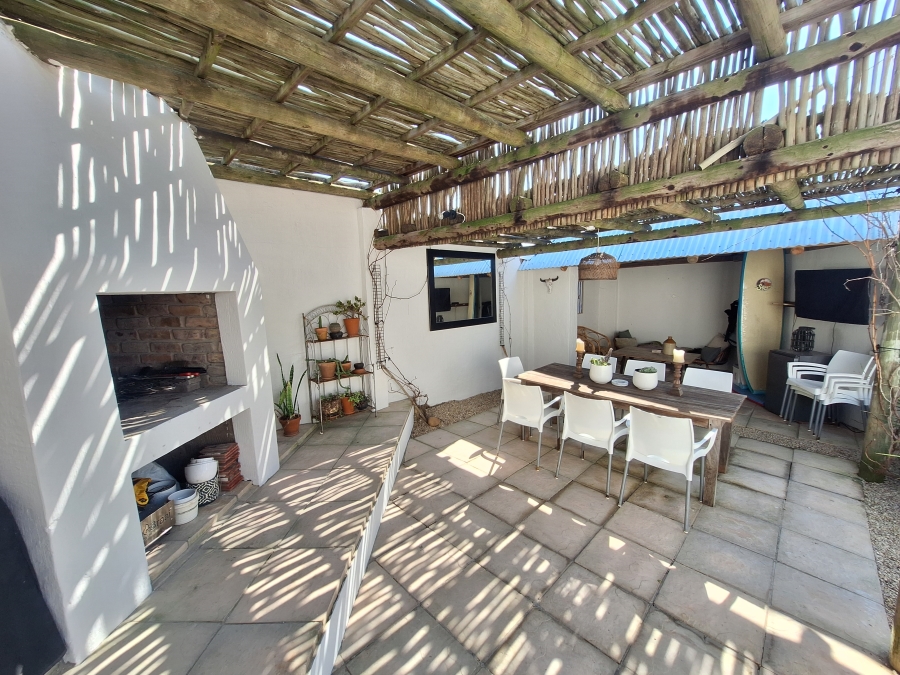 4 Bedroom Property for Sale in Wavecrest Eastern Cape